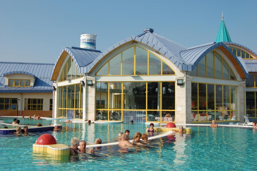 Vitalmed Hotel Sárvár Exteriör bild