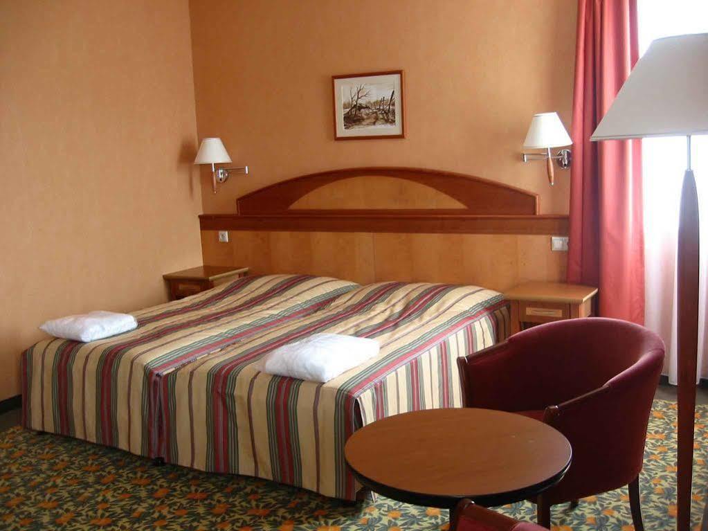 Vitalmed Hotel Sárvár Exteriör bild